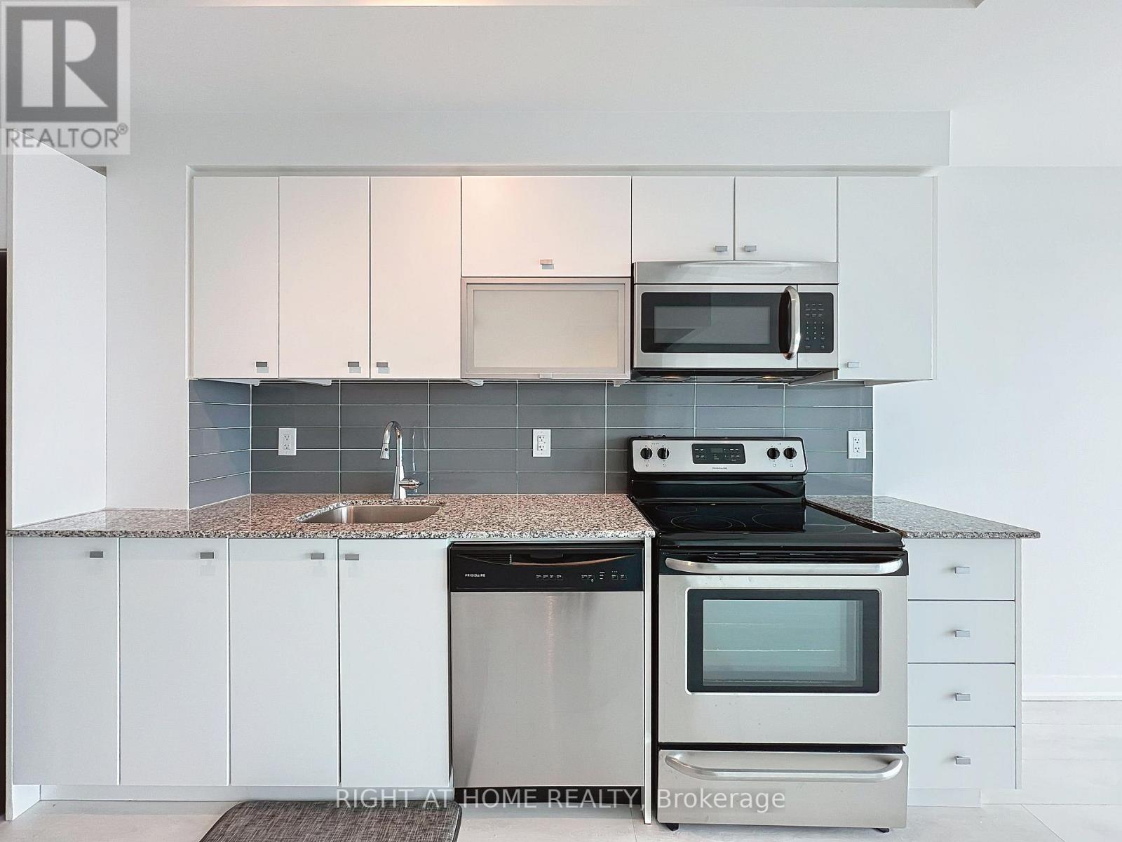 #2804 150 EAST LIBERTY STREET - 4