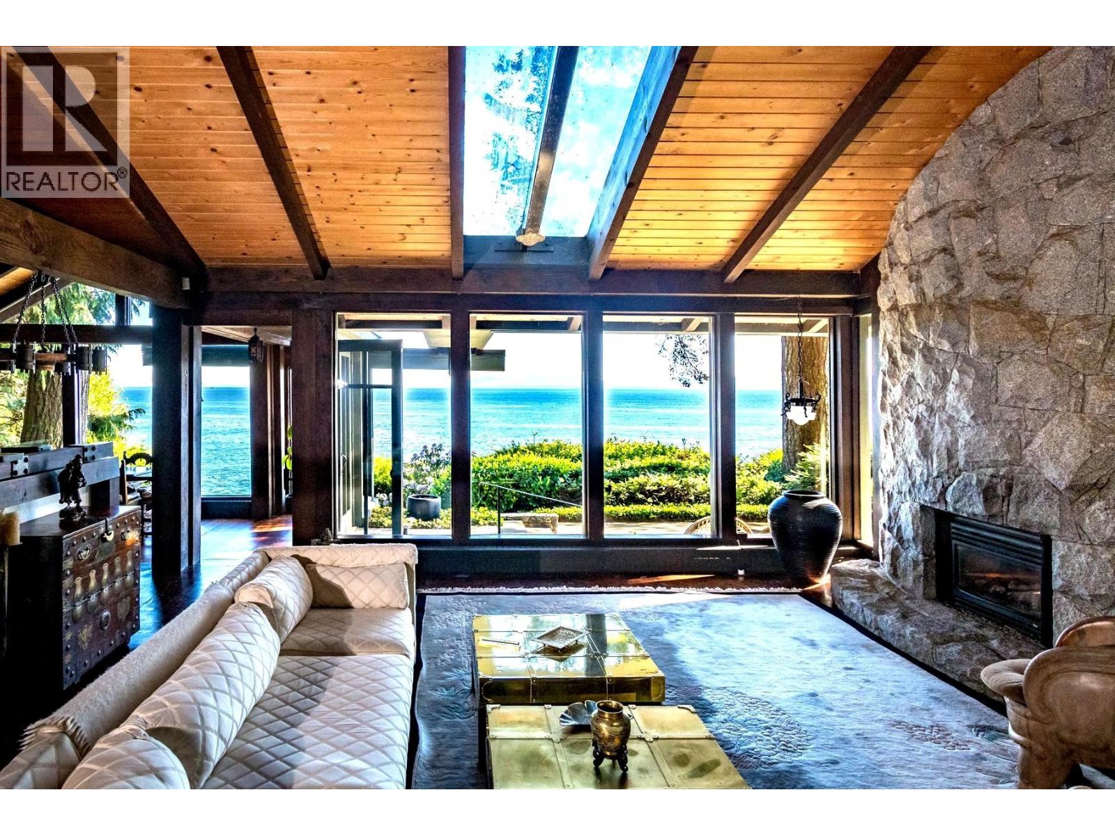 3581 BEACH AVENUE, Roberts Creek