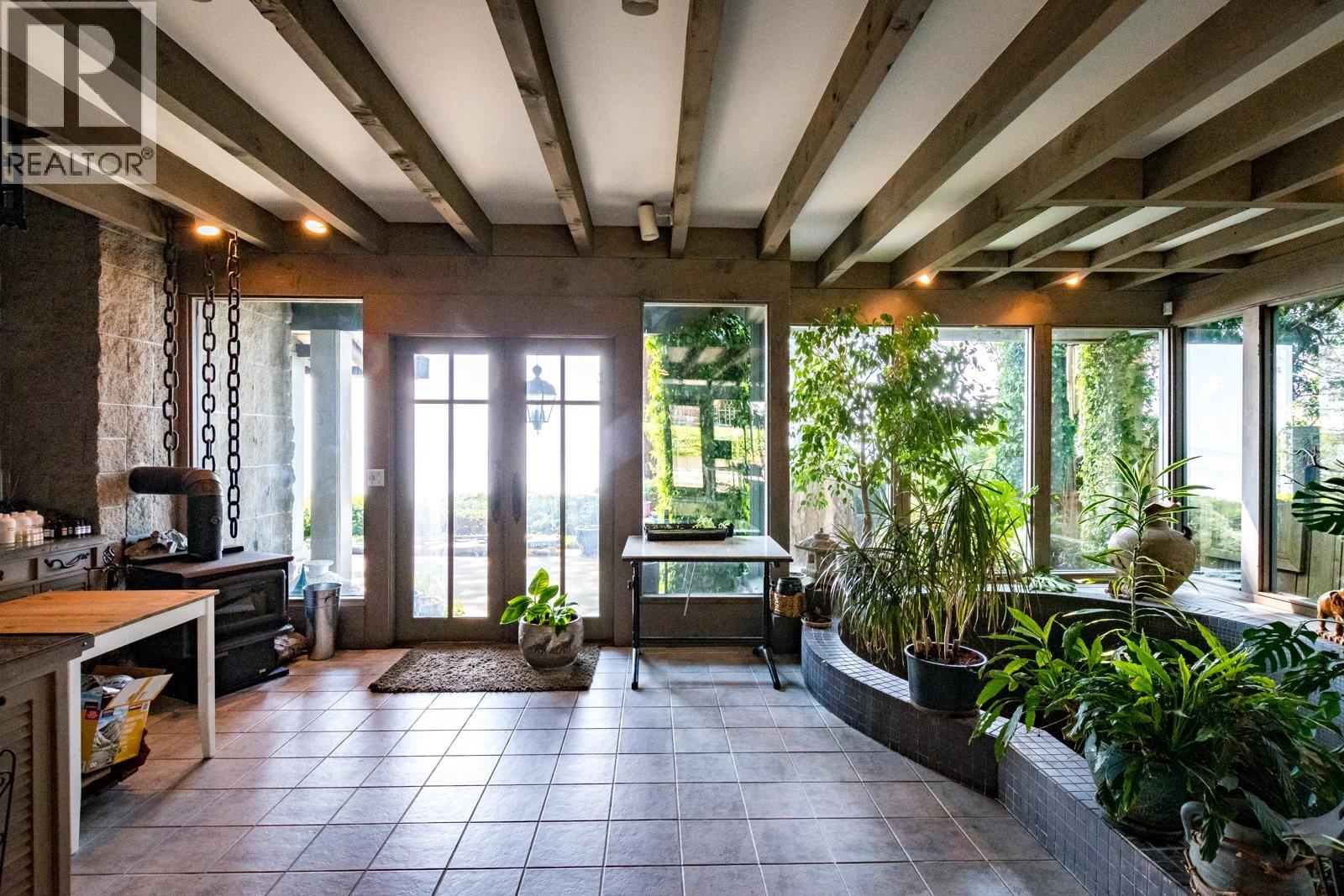 3581 BEACH AVENUE, Roberts Creek