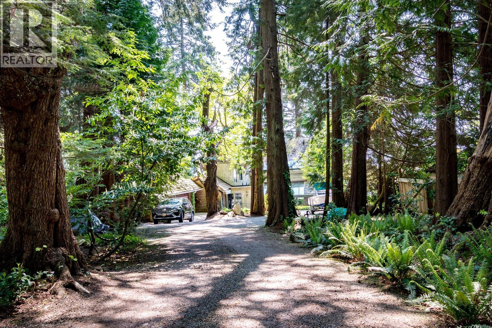 3581 BEACH AVENUE, Roberts Creek