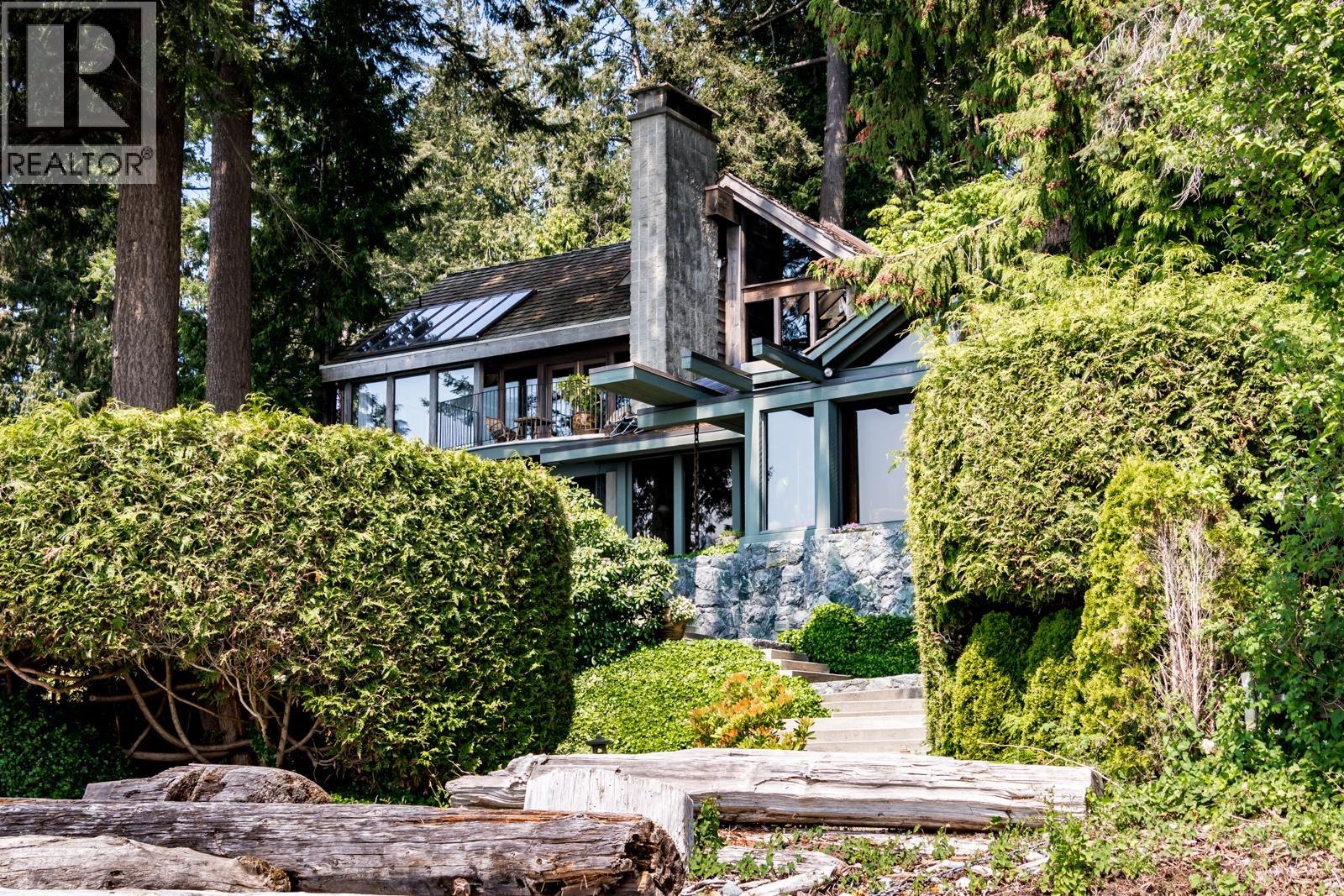 3581 BEACH AVENUE, Roberts Creek