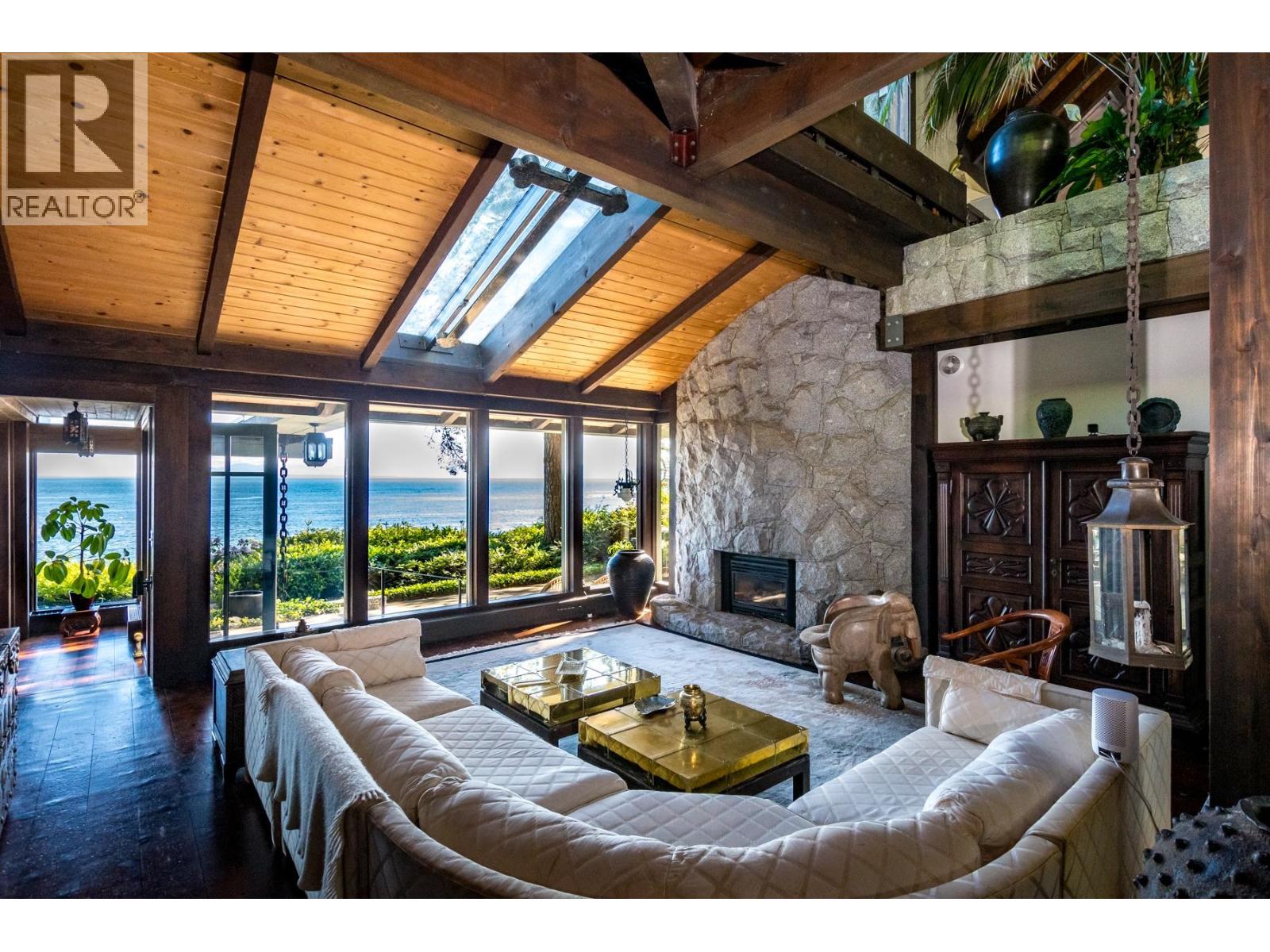 3581 BEACH AVENUE, Roberts Creek