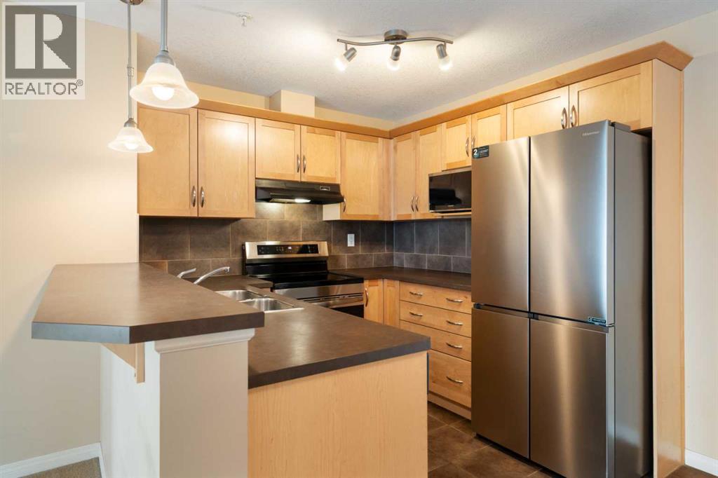 #4314 31 Country Village Manor NE - 10