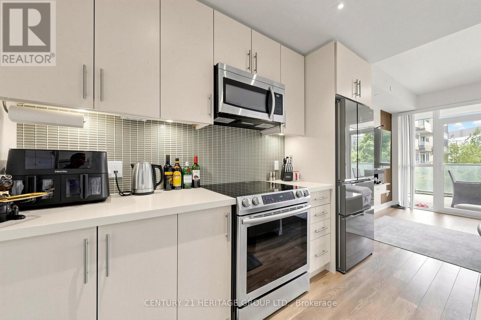 #202 375 SEA RAY AVENUE - 23