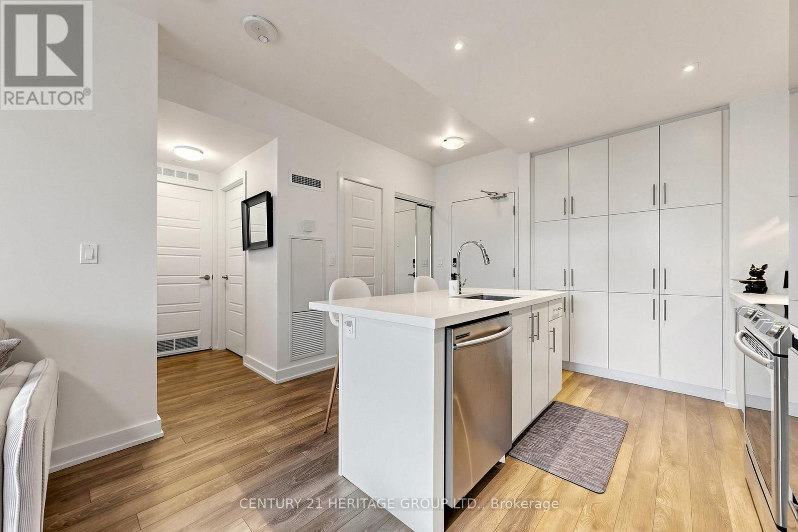 #202 375 SEA RAY AVENUE - 20