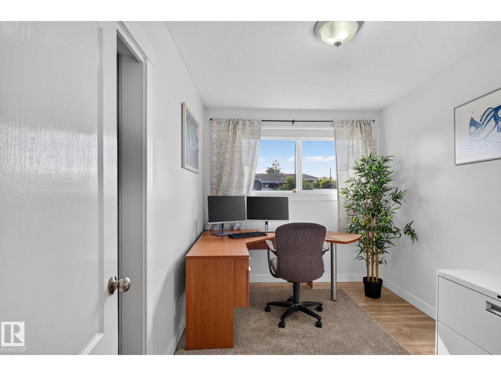 7803 73 ST NW - 14