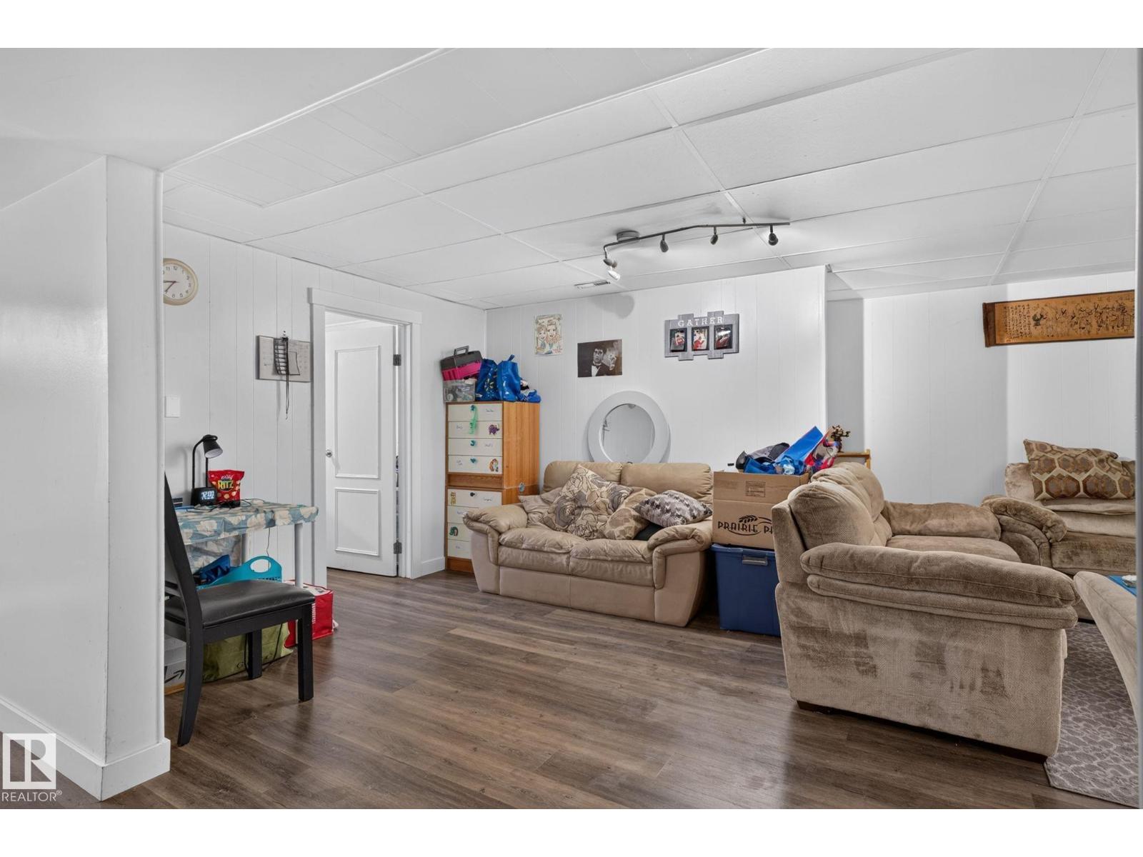 7803 73 ST NW - 22