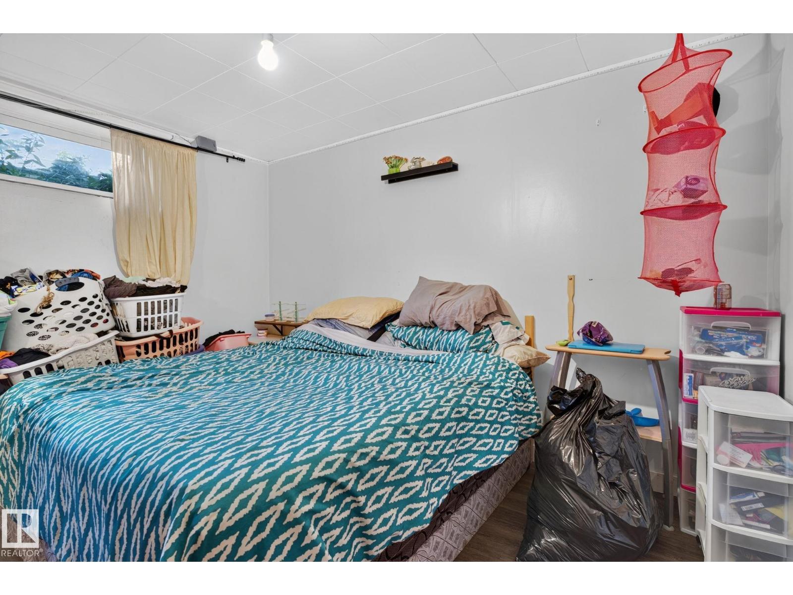 7803 73 ST NW - 23