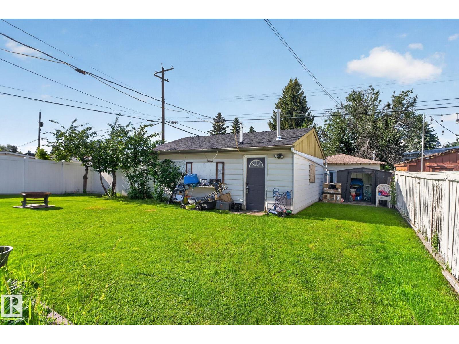 7803 73 ST NW - 31