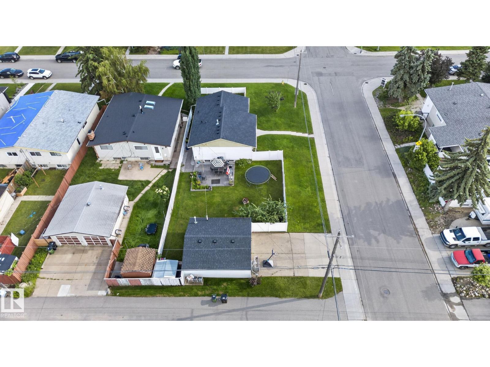 7803 73 ST NW - 4