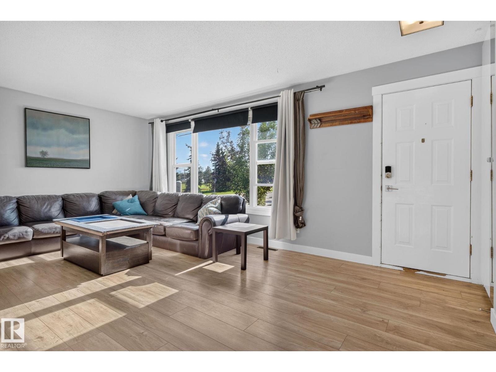 7803 73 ST NW - 7