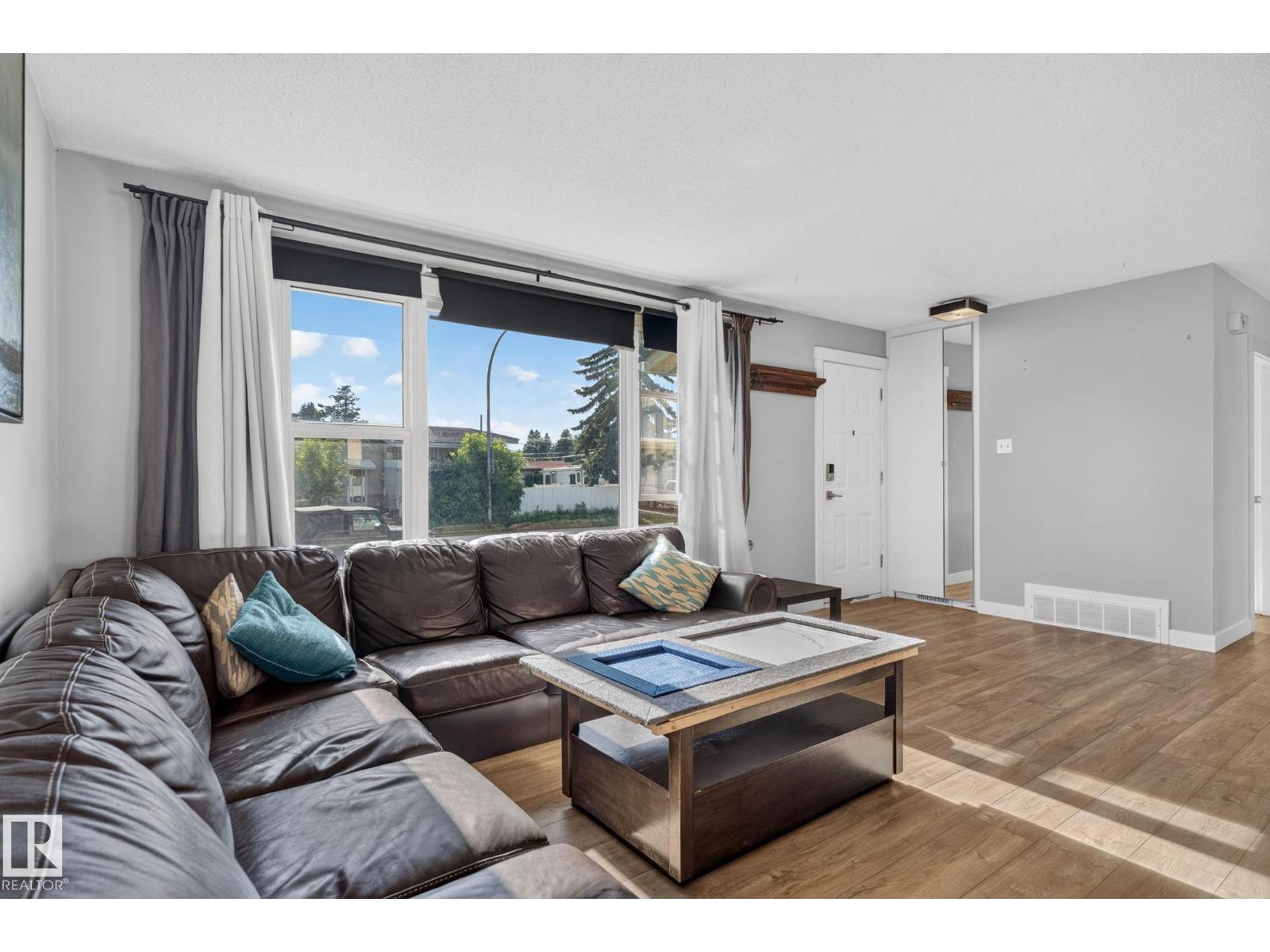 7803 73 ST NW - 8