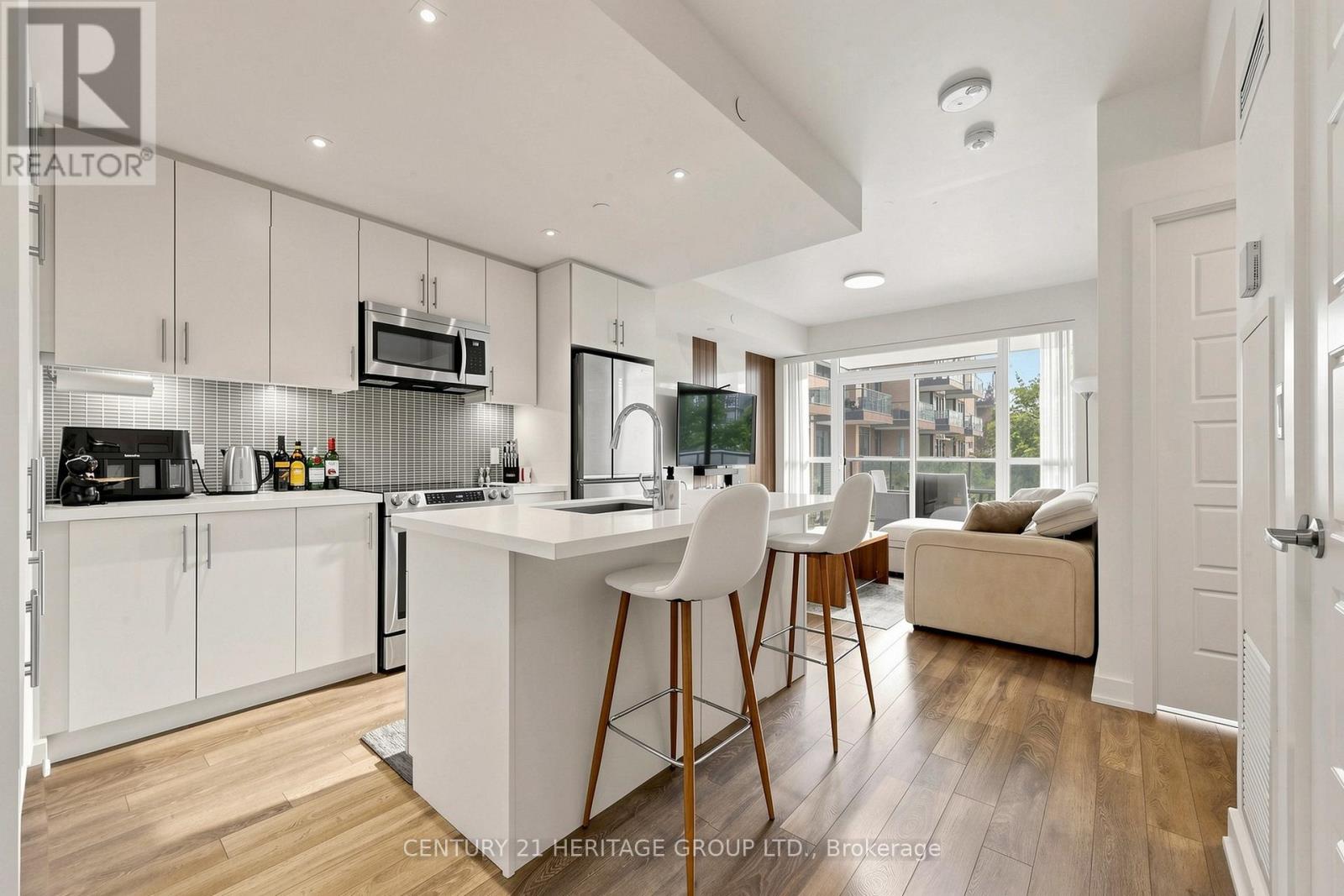 #202 375 SEA RAY AVENUE - 18