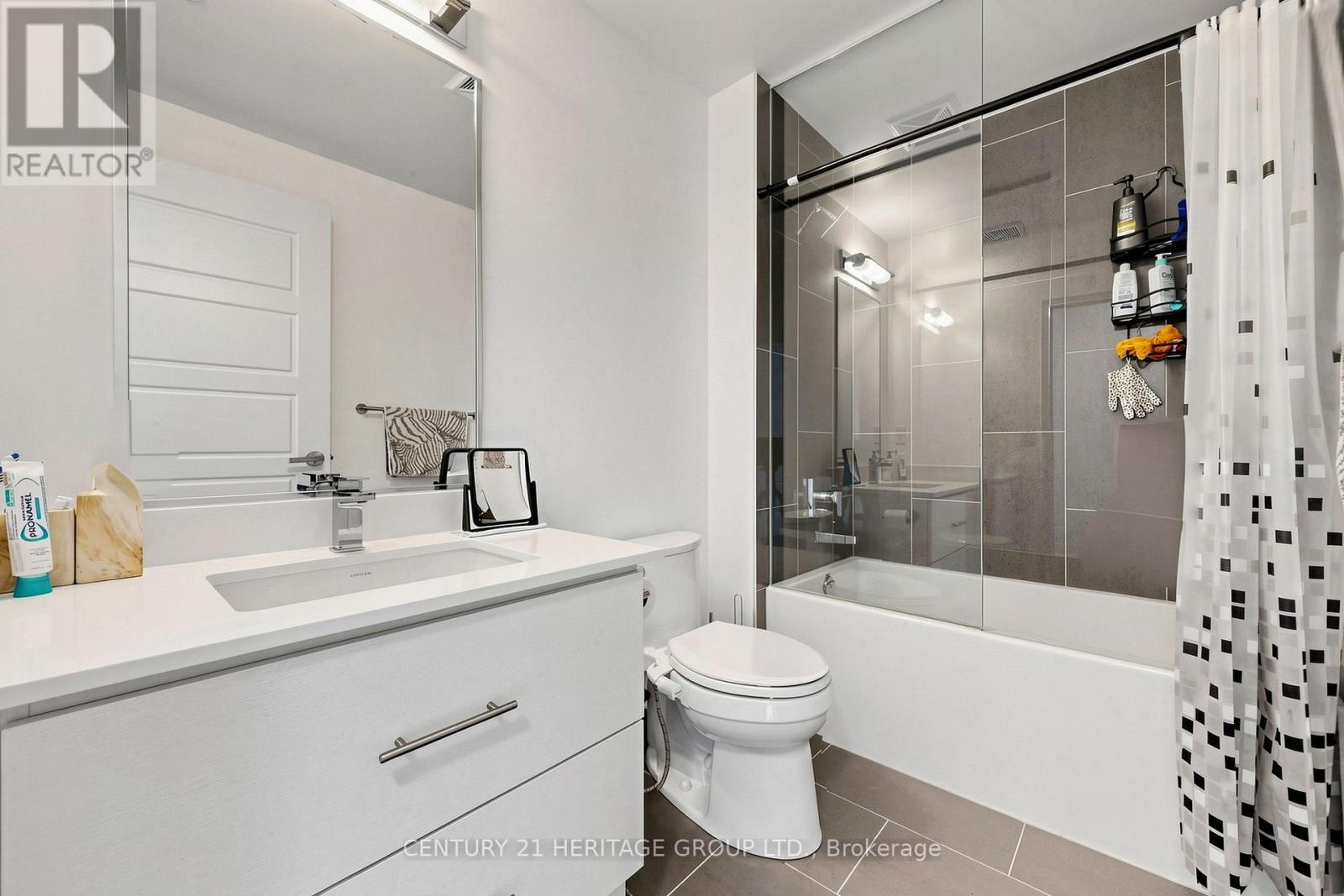 #202 375 SEA RAY AVENUE - 26