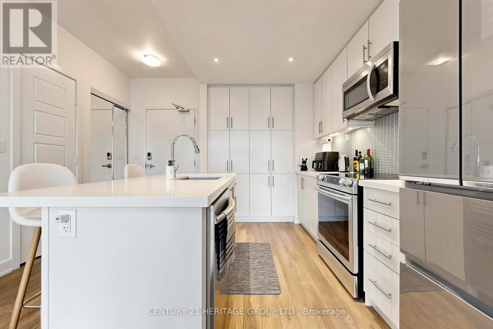 #202 375 SEA RAY AVENUE - 22