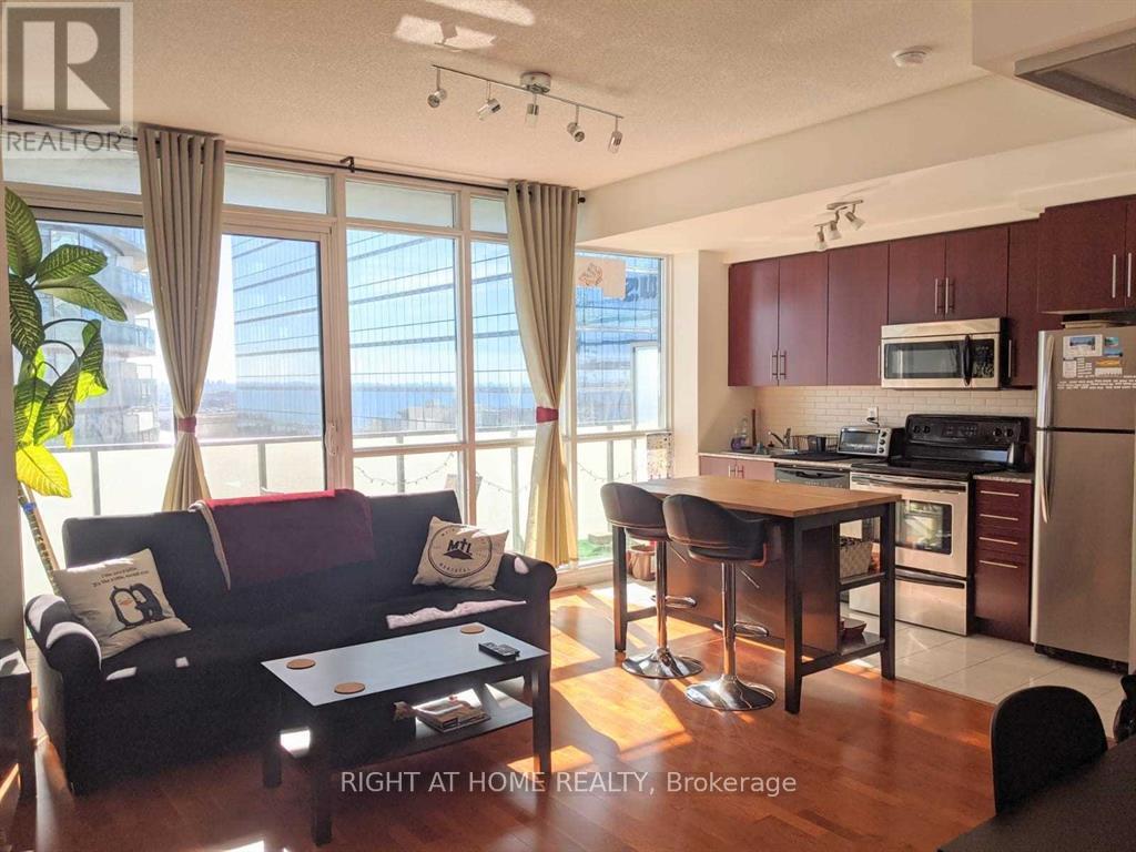#3411 55 BREMNER BOULEVARD - 1