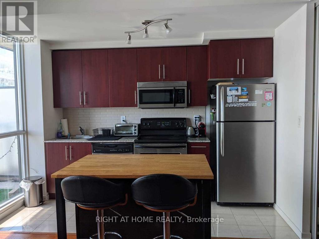 #3411 55 BREMNER BOULEVARD - 4