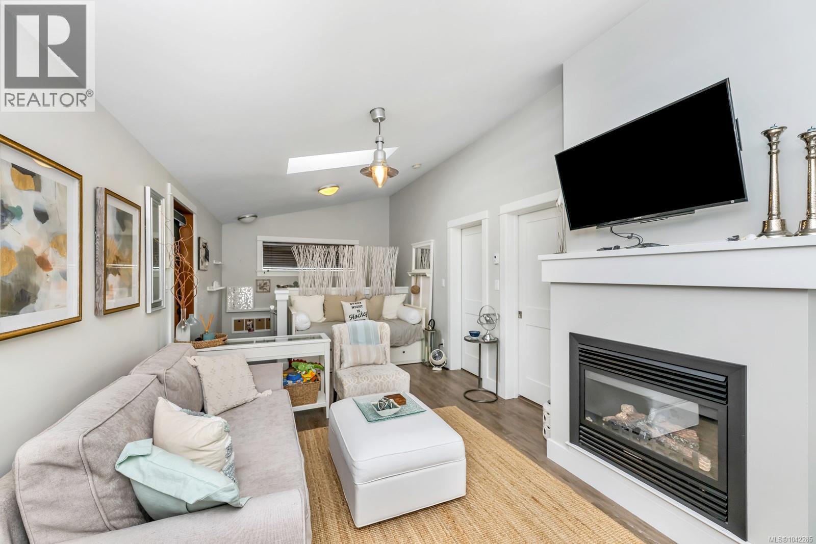 #244 6596 Baird Rd - 25