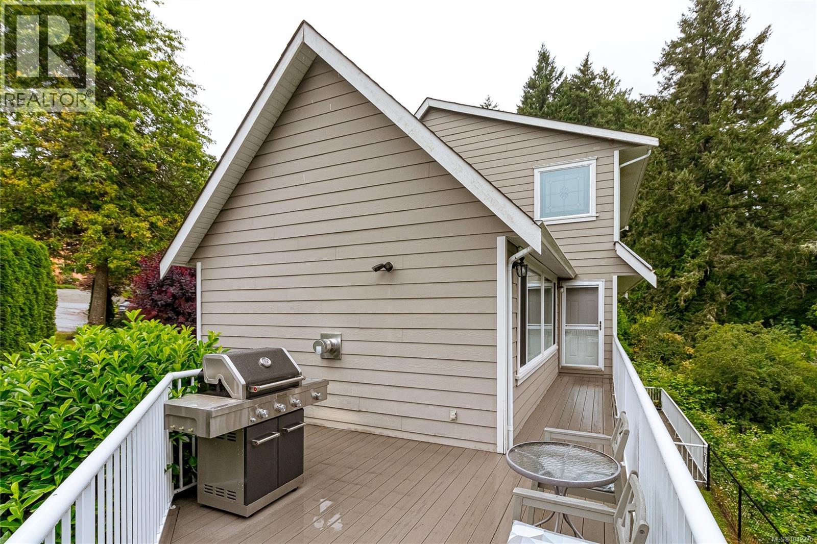1927 Riverside Dr - 23