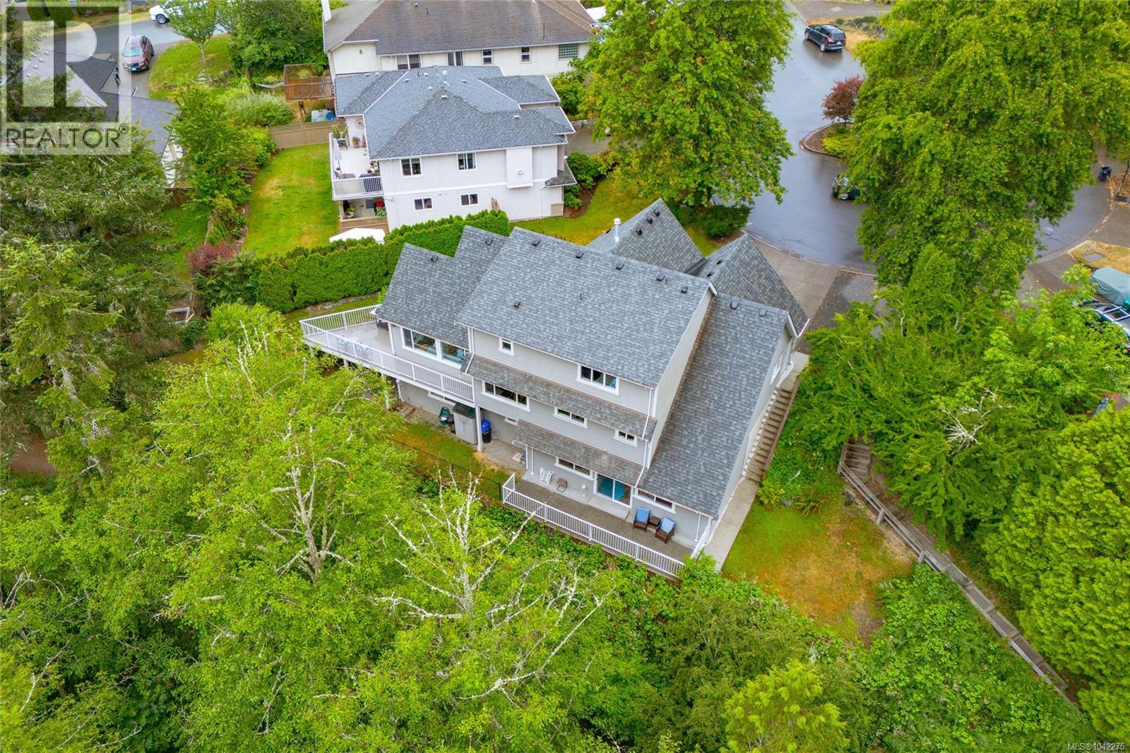1927 Riverside Dr - 30
