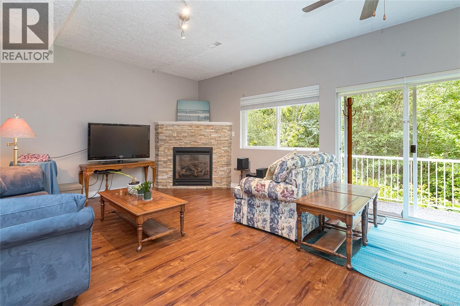1927 Riverside Dr - 33