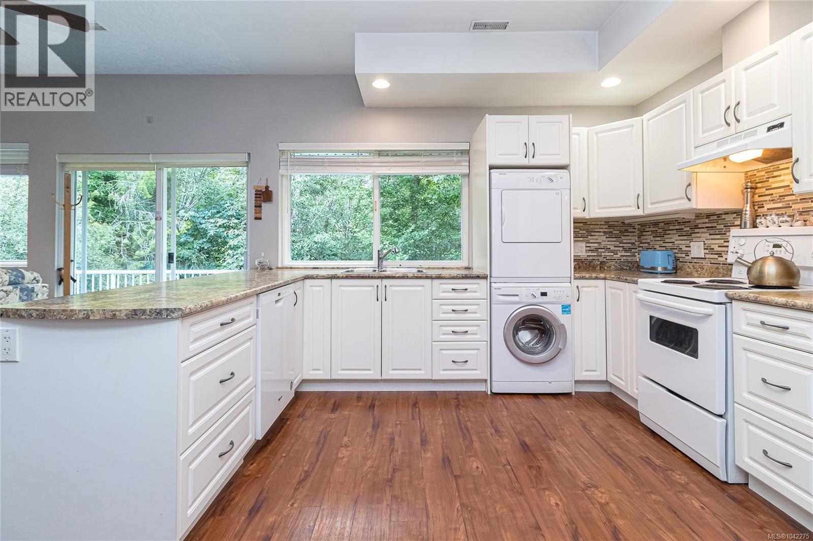 1927 Riverside Dr - 36