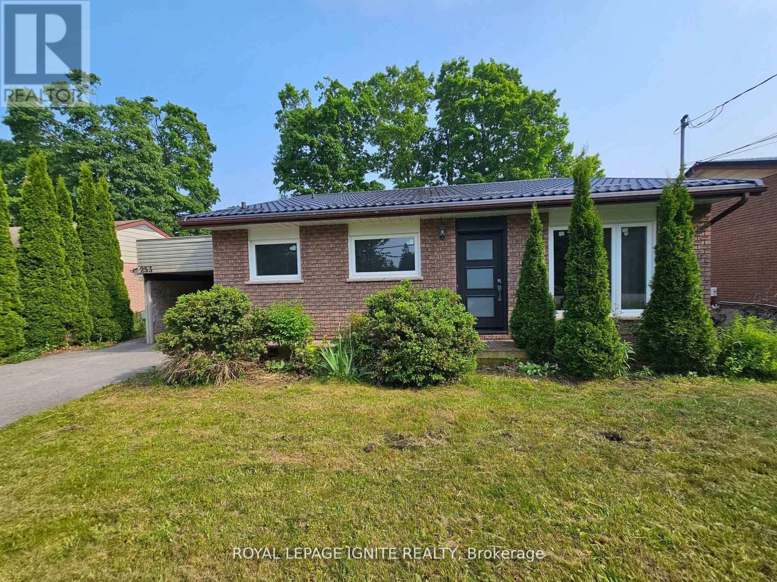 253 WOODLAND DRIVE N - 1