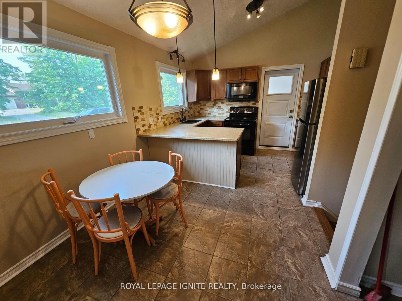 253 WOODLAND DRIVE N - 19