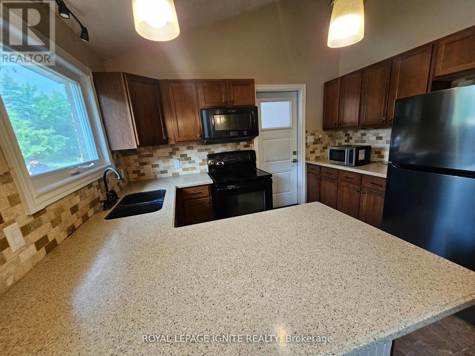 253 WOODLAND DRIVE N - 20