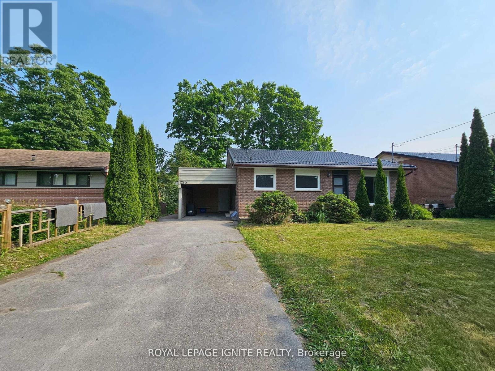 253 WOODLAND DRIVE N - 22
