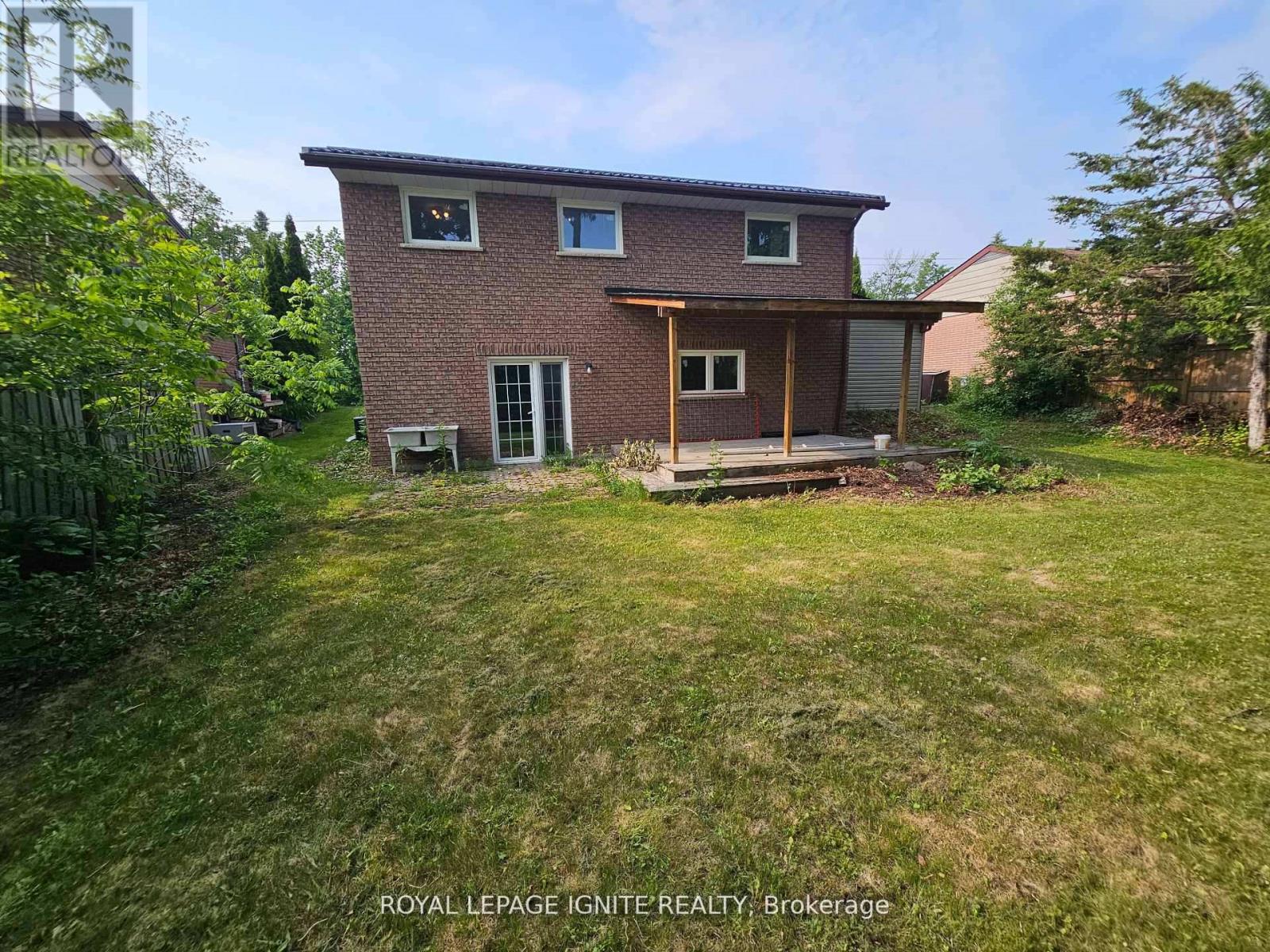 253 WOODLAND DRIVE N - 25