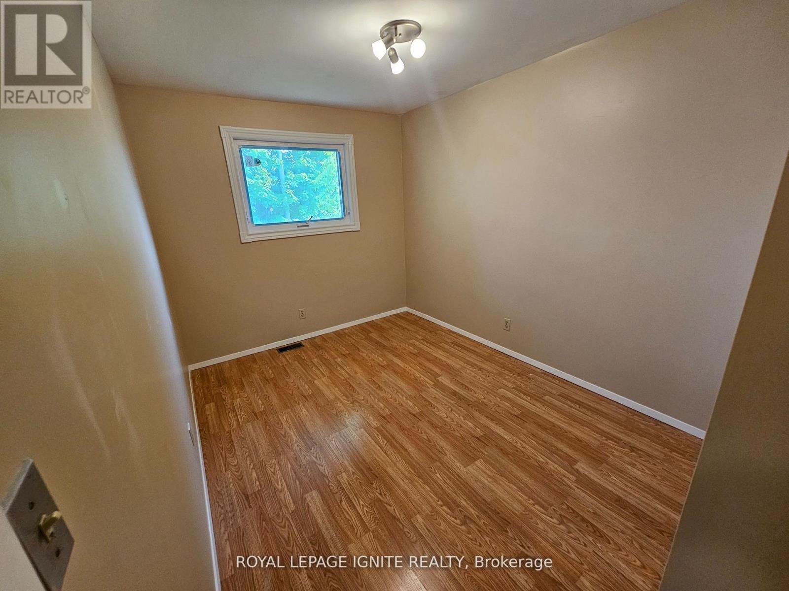 253 WOODLAND DRIVE N - 4