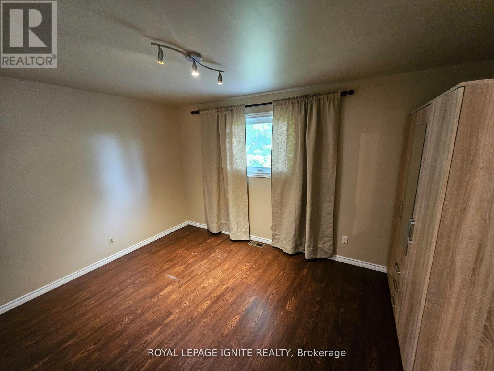 253 WOODLAND DRIVE N - 7
