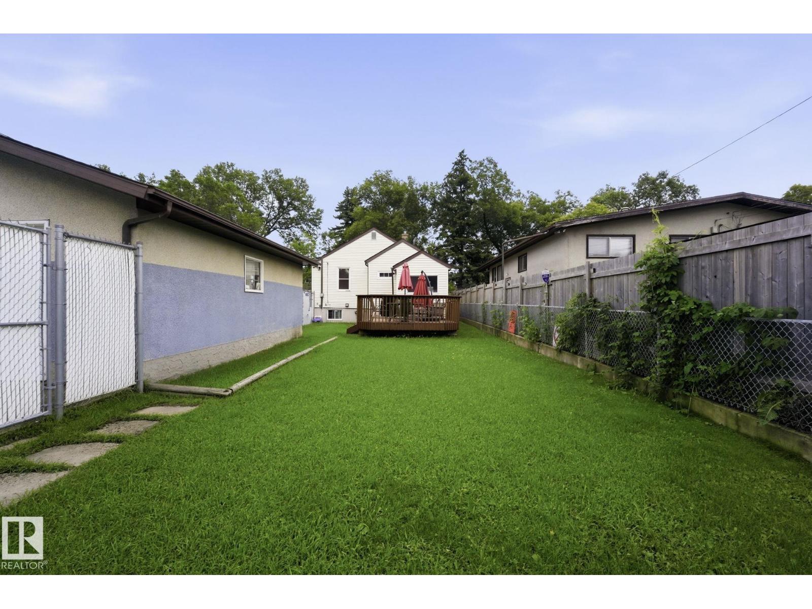 11918 47 ST NW - 8