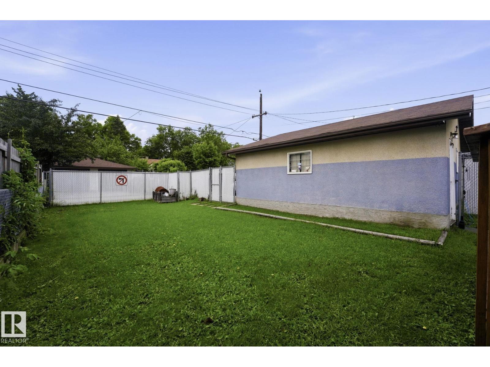 11918 47 ST NW - 9