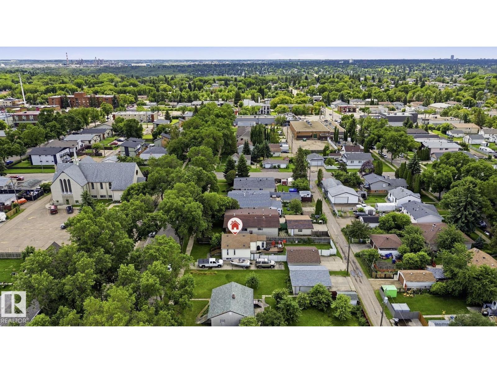 11918 47 ST NW - 16