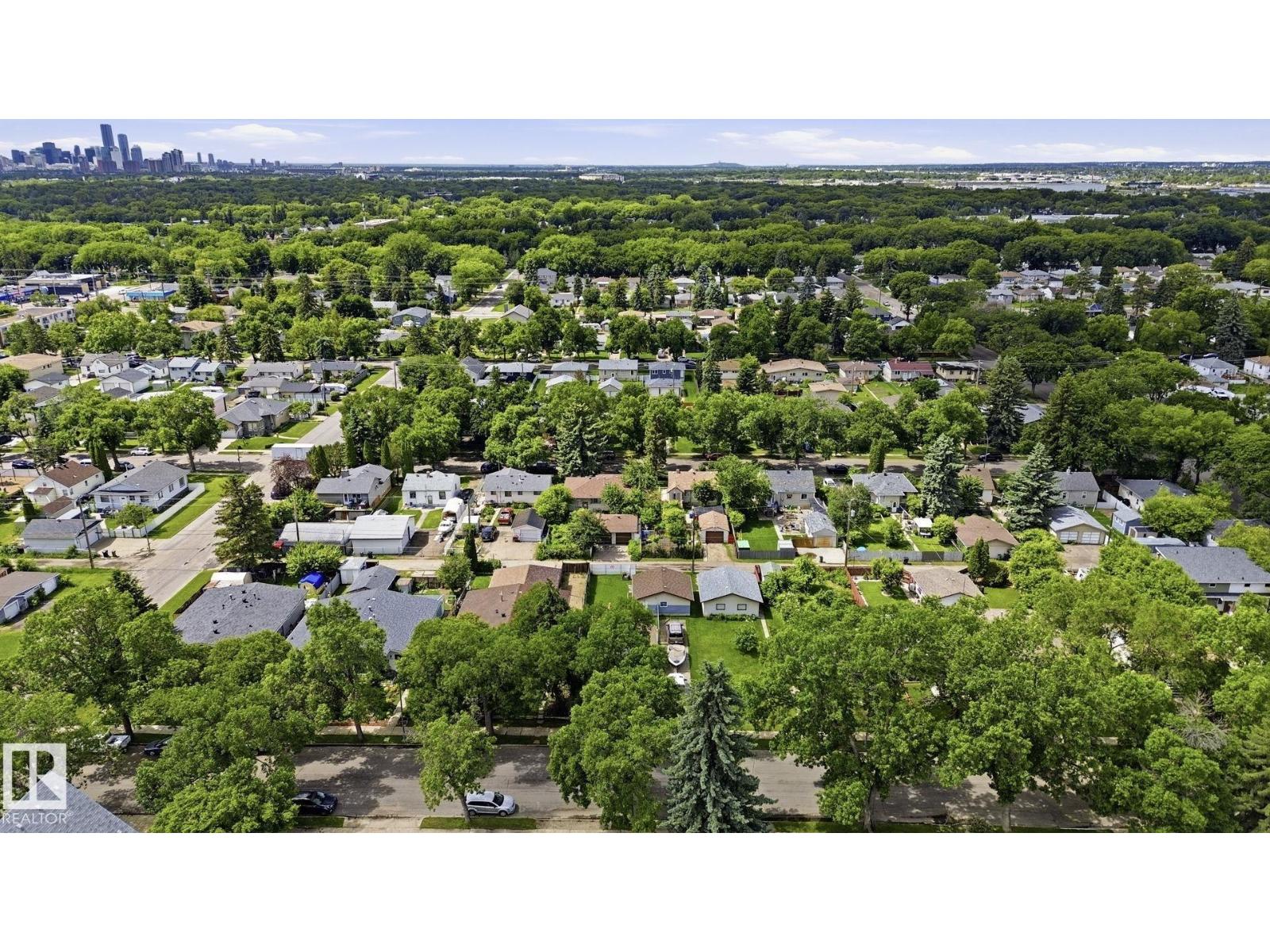11918 47 ST NW - 19