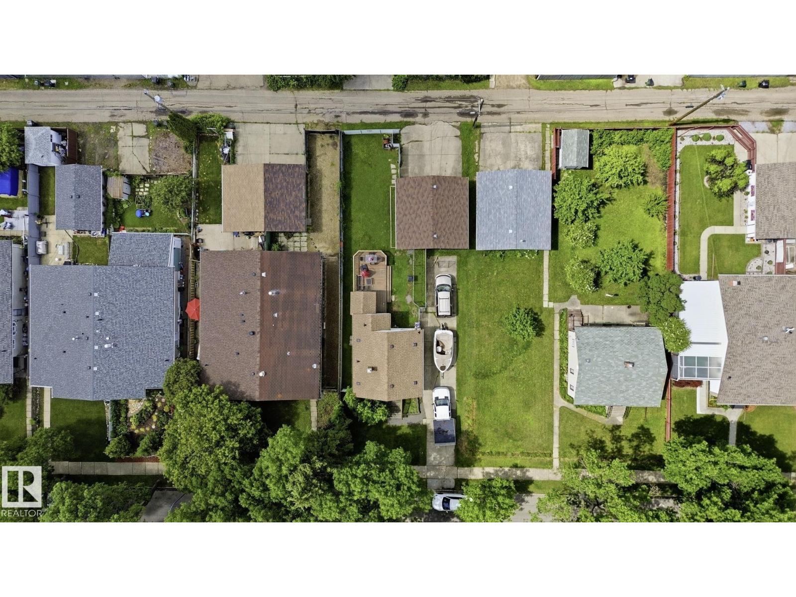 11918 47 ST NW - 22