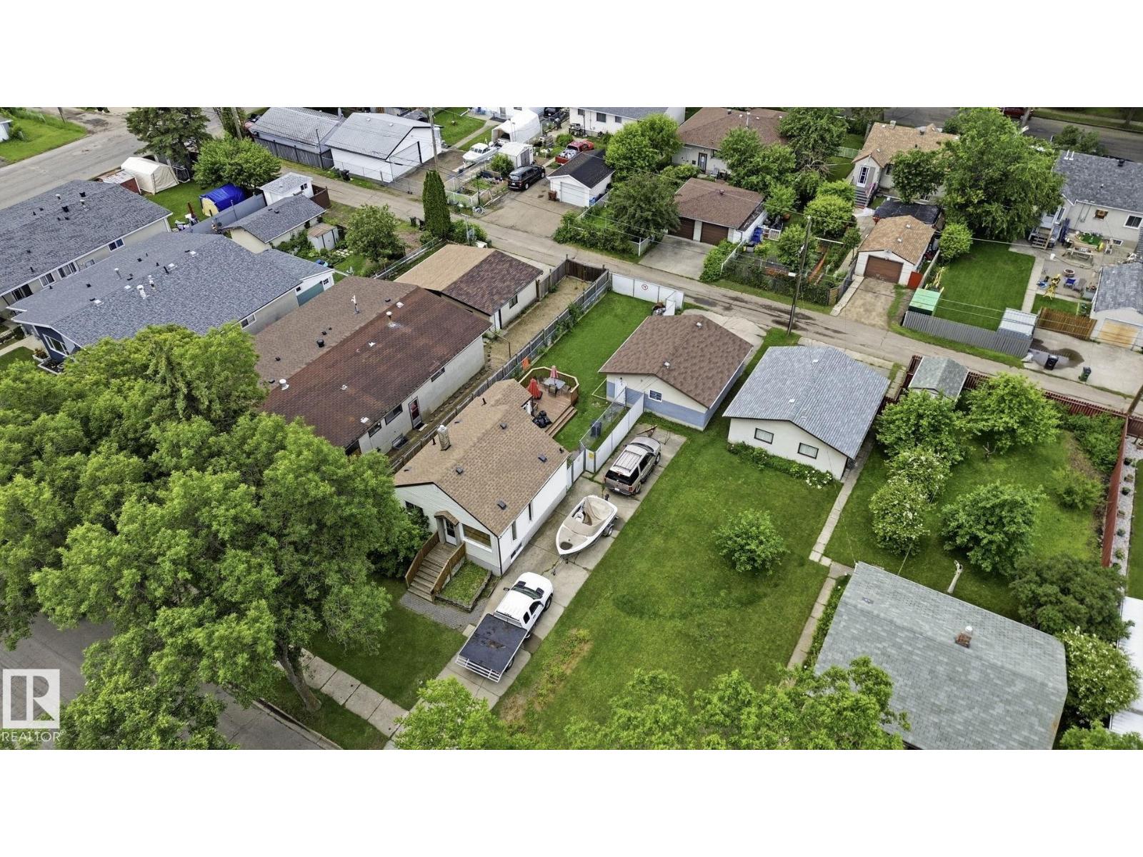 11918 47 ST NW - 23