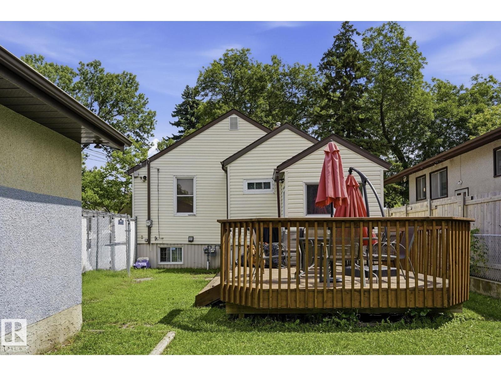 11918 47 ST NW - 3