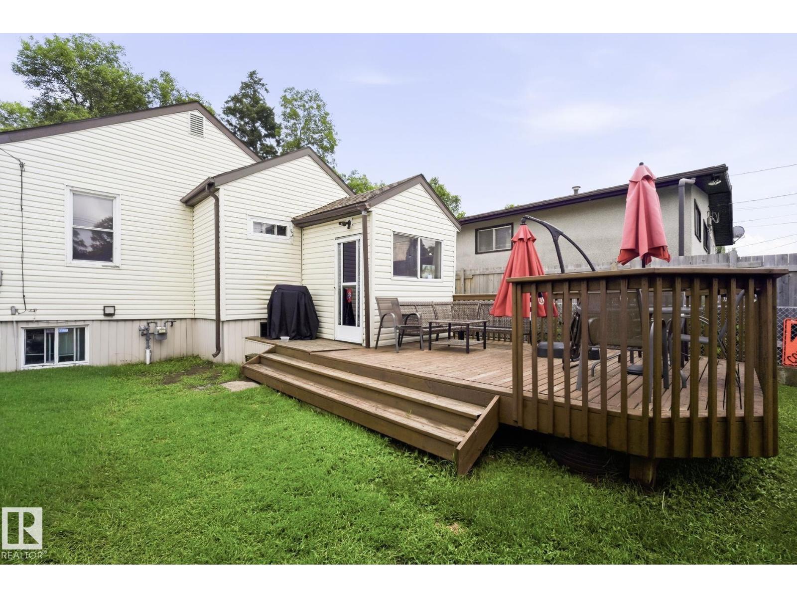 11918 47 ST NW - 5