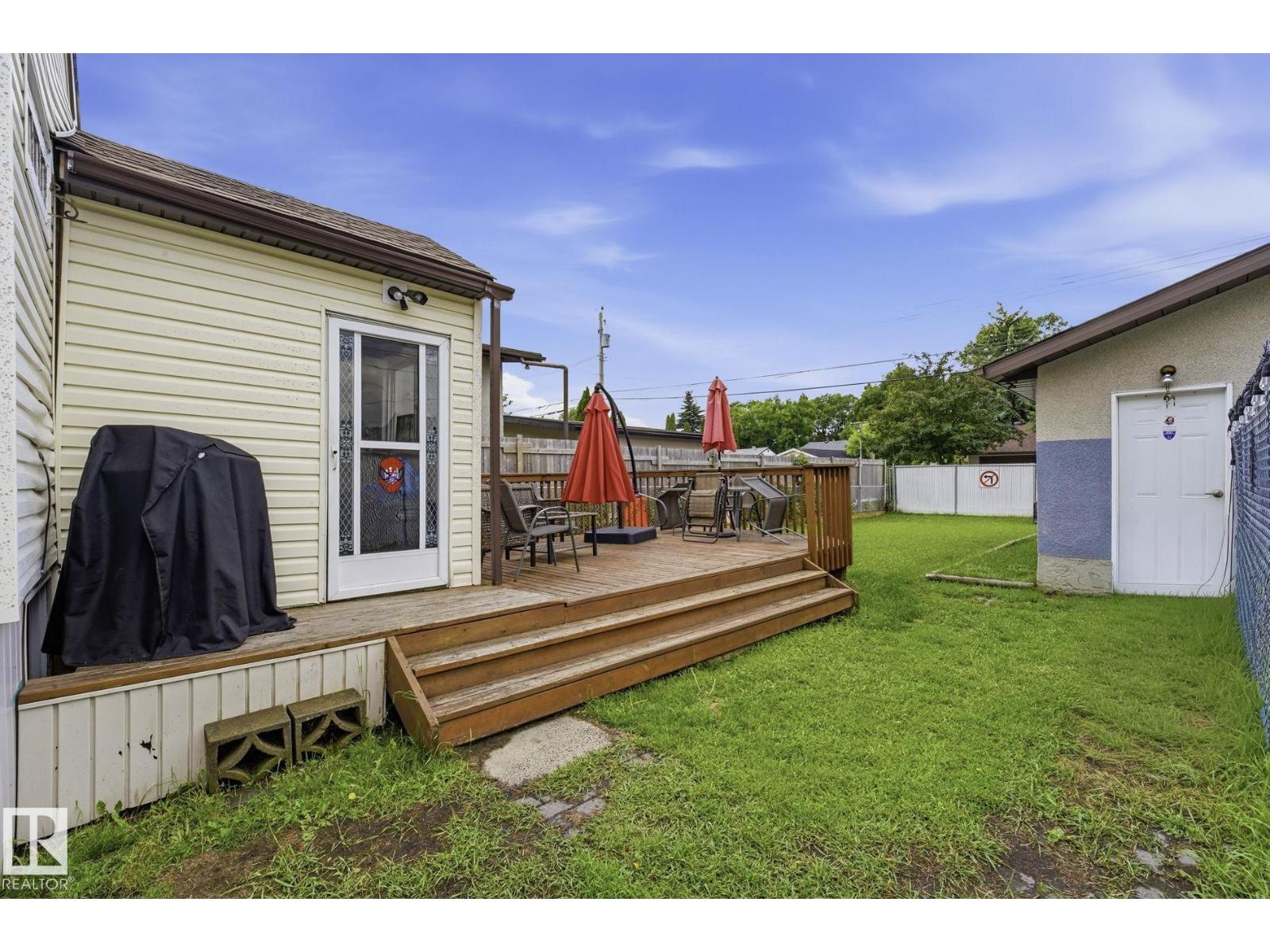 11918 47 ST NW - 6