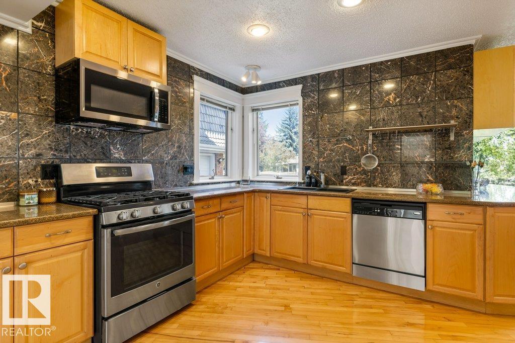 475 LESSARD DR NW - 10