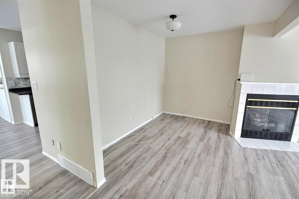 9457 156 ST NW - 11