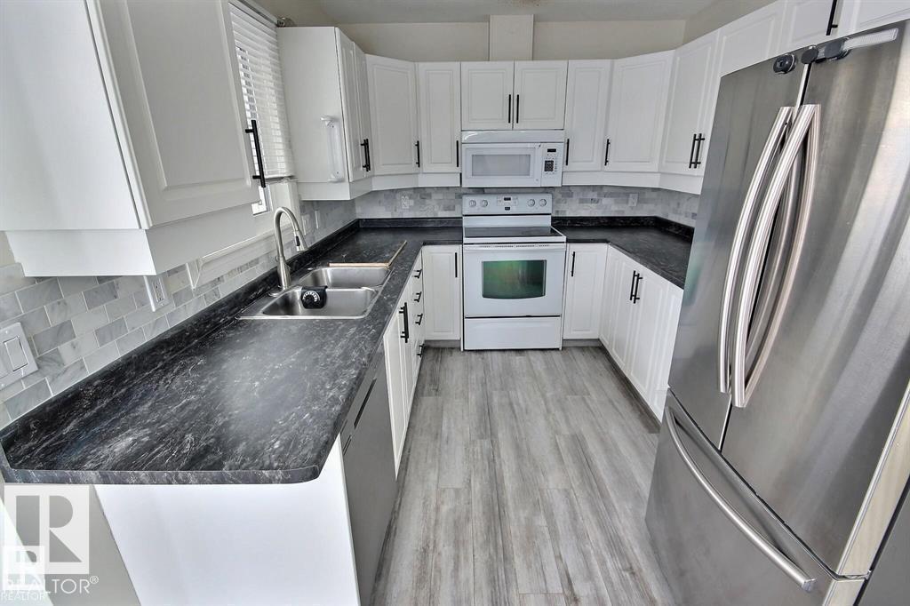 9457 156 ST NW - 2