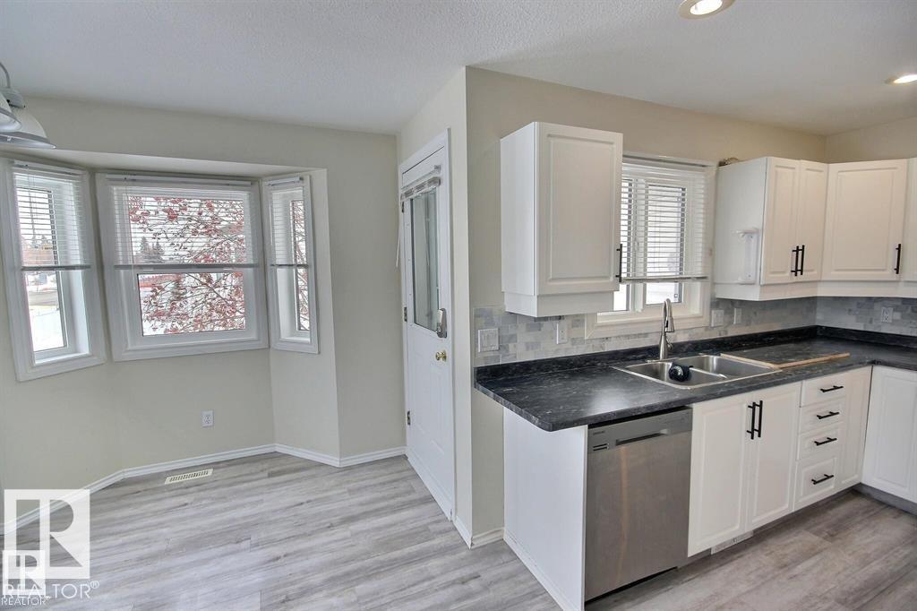 9457 156 ST NW - 4