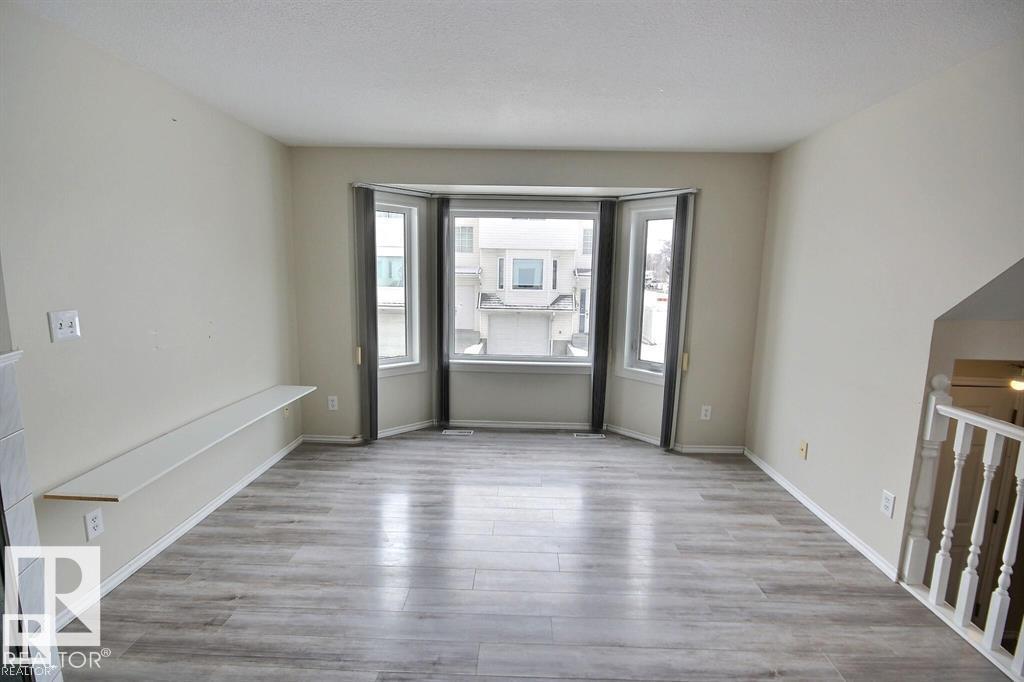9457 156 ST NW - 9