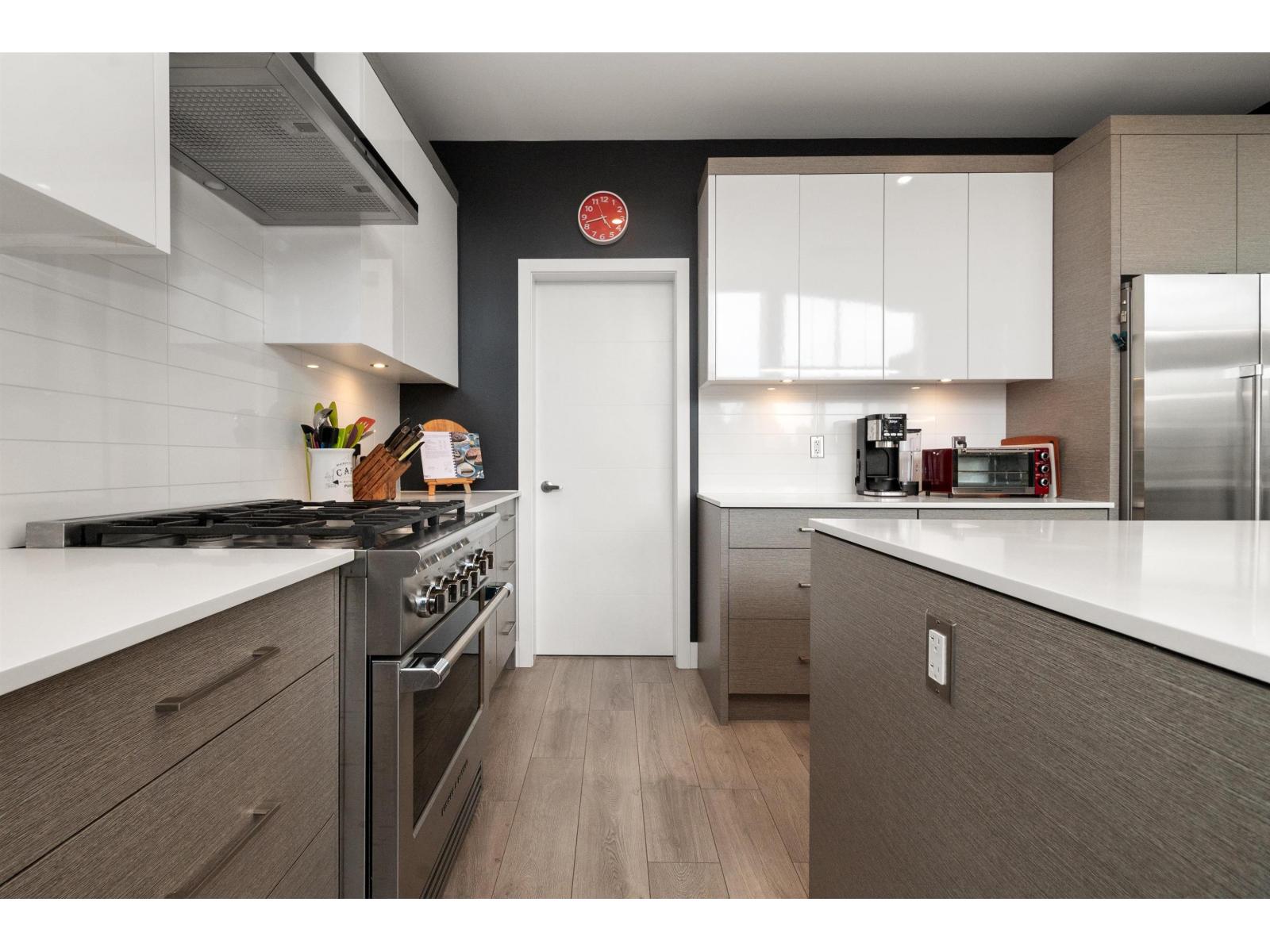 2 Bed, 2 Bath Apartment for Sale in Chilliwack – 601 45510 MARKET WAY, Garrison Crossing, Chilliwack – MLS# R3137200 - Image 8