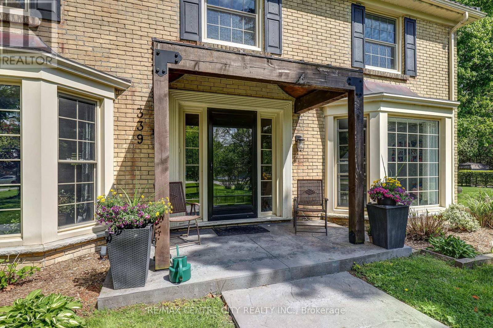 339 SUNSET DRIVE - 4