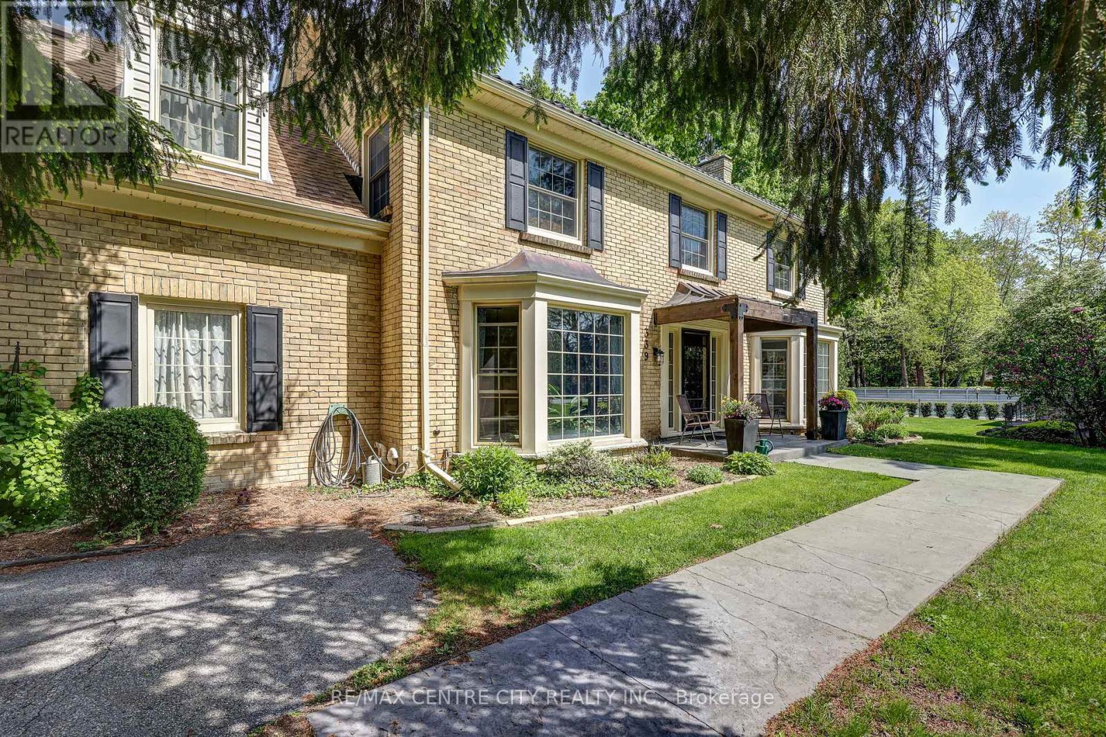 339 SUNSET DRIVE - 5
